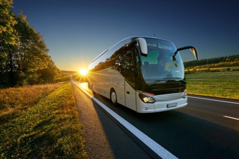 DeÔnibus indica cinco dicas de passagens baratas pelo Brasil para viajar no super feriado de abril