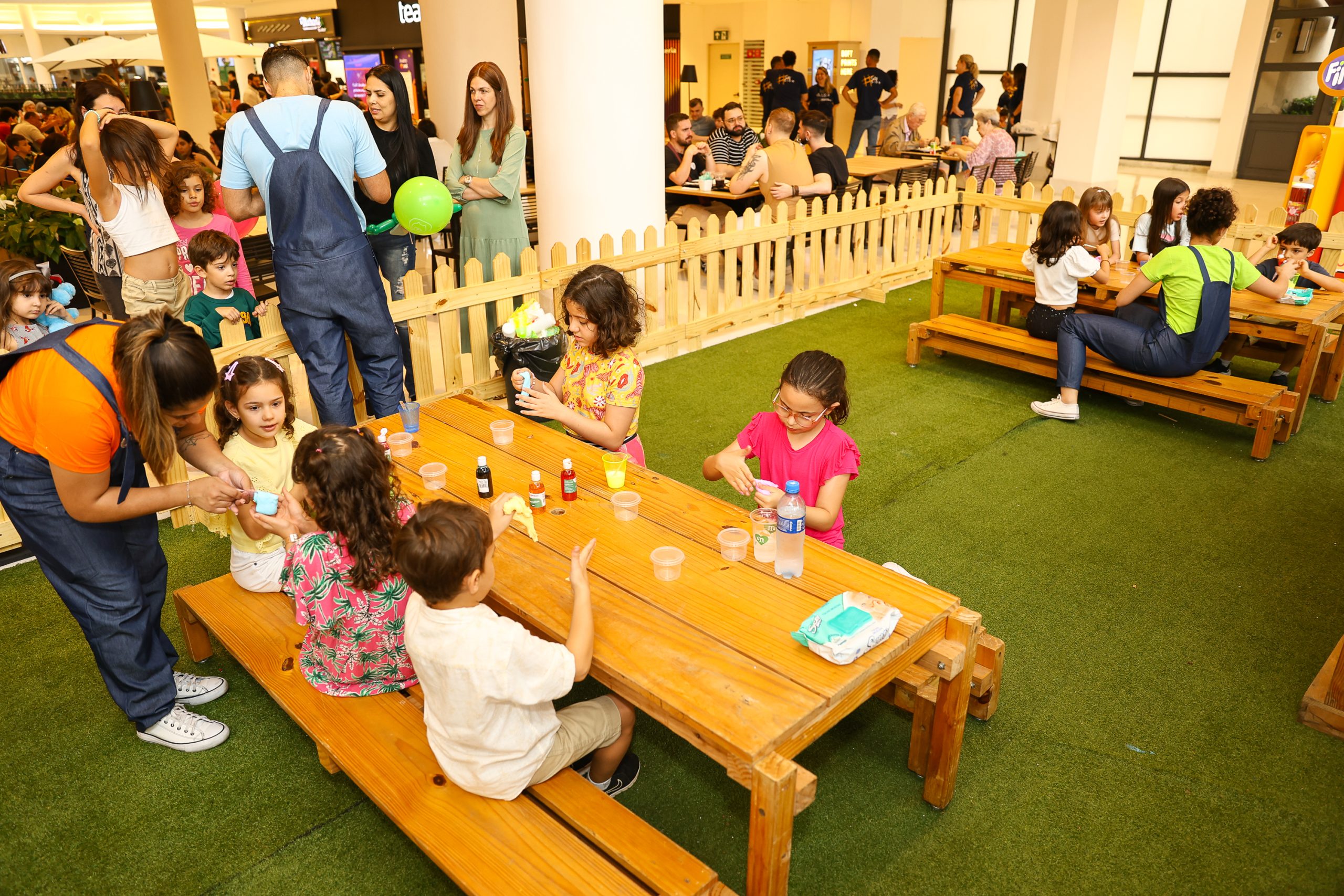 Shopping Pátio Higienópolis promove oficina de massinha e brinquedos que estimulam concentração e atenção
